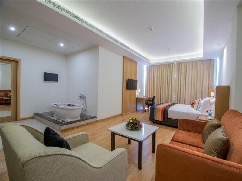 Phagwāra The Imperial Poonam Hotel מראה חיצוני תמונה
