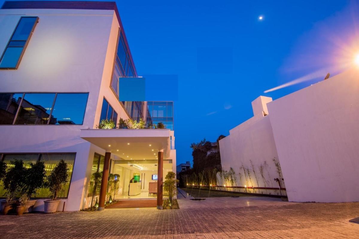 Phagwāra The Imperial Poonam Hotel מראה חיצוני תמונה