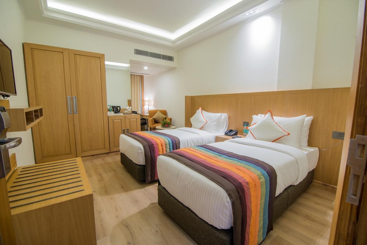 Phagwāra The Imperial Poonam Hotel מראה חיצוני תמונה